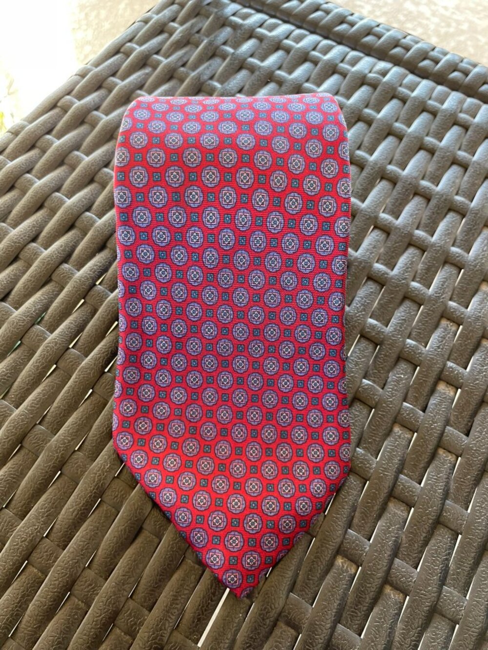 Van Heusen 417 Red Blue Geometric Medallion Tie Mens Necktie Classic Business